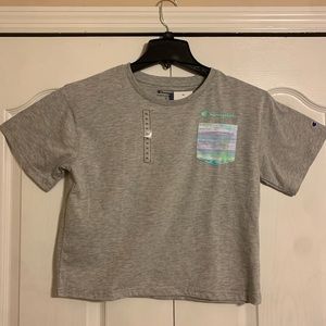 Woman’s Champion, crop top Tee size extra-large color gray
brand new with tag